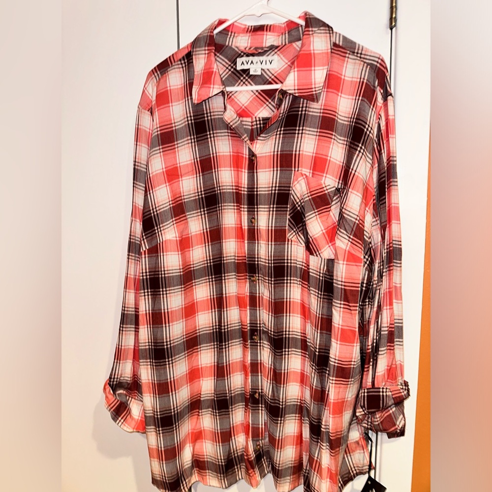 NWT Ava Viv long sleeve plaid button down shirt. Size 3X